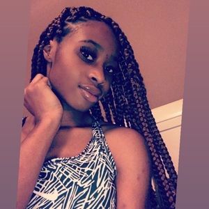 Meet your Posher, Allyia